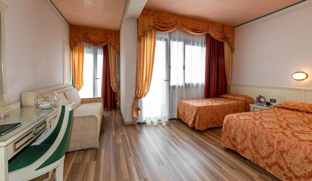 Hotel Carlton Lido di Jesolo Eksteriør billede